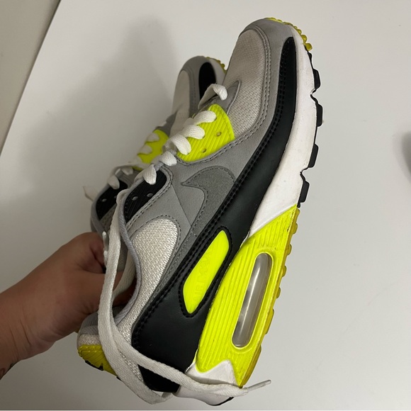 Nike Air Max 90 Volt 2020 Size 7 US Mens - Picture 6 of 6